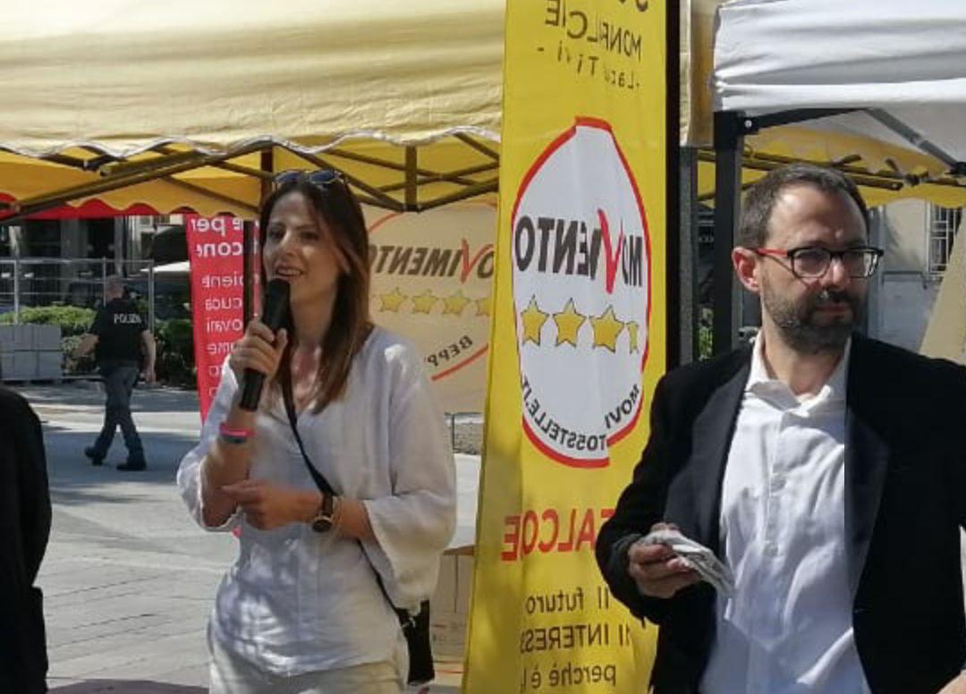 Copertina per Il terremoto Di Maio e gli effetti nel M5S, De Carlo: «Noi con Conte»